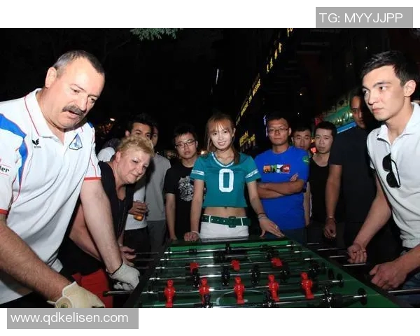 赛后分析上海网球队与西安网球队在灵活性欧冠足球中的表现与策略