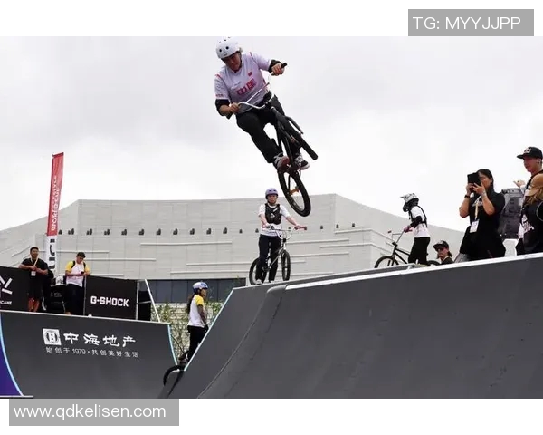 实时新闻南京飞盘队的奋斗与荣耀极限运动会背后的故事与成就分享